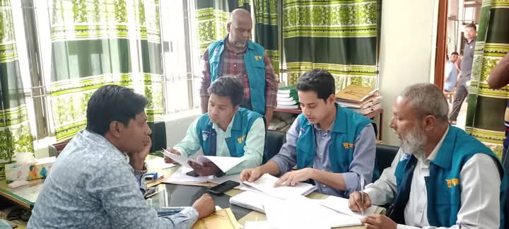 নীলফামারী বিআরটিএ কার্যালয়ে দুদকের অভিযান