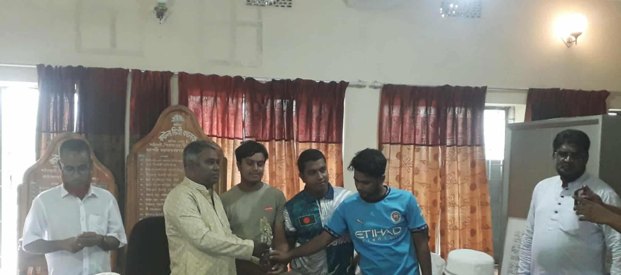 কাটলা ডিগ্রী কলেজের গভর্নিং বডির সভাপতির দায়িত্ব গ্রহণ করলেন অ্যাডভোকেট মিঞা শিরন আলম