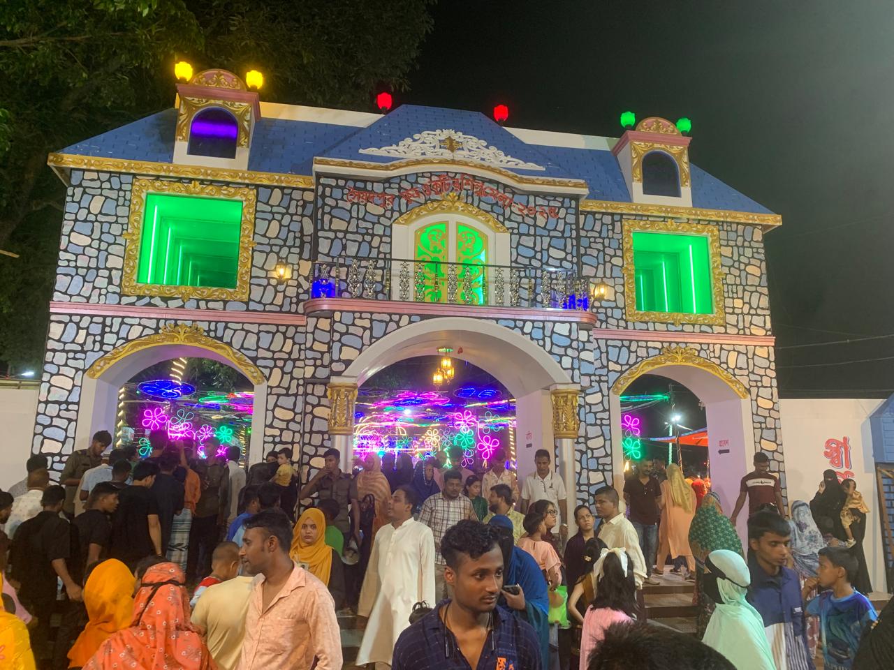 সৈয়দপুরে ছুটির দিনে ক্ষুদ্র কুটির শিল্প মেলায় উপচে পড়া ভিড়
