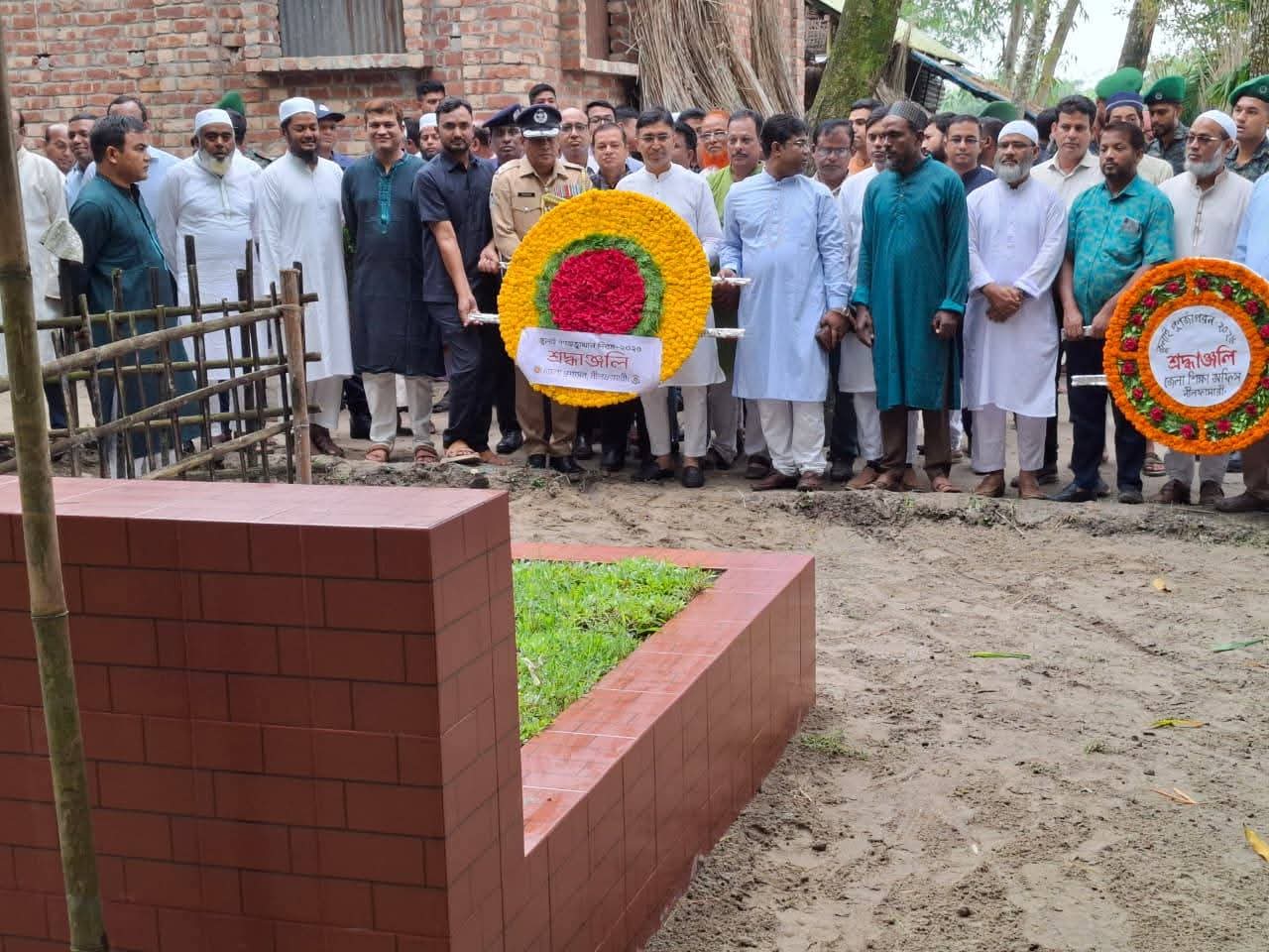 নীলফামারীতে শহীদ সাজ্জাদ ও রুবেলের সমাধিতে শ্রদ্ধাঞ্জলি