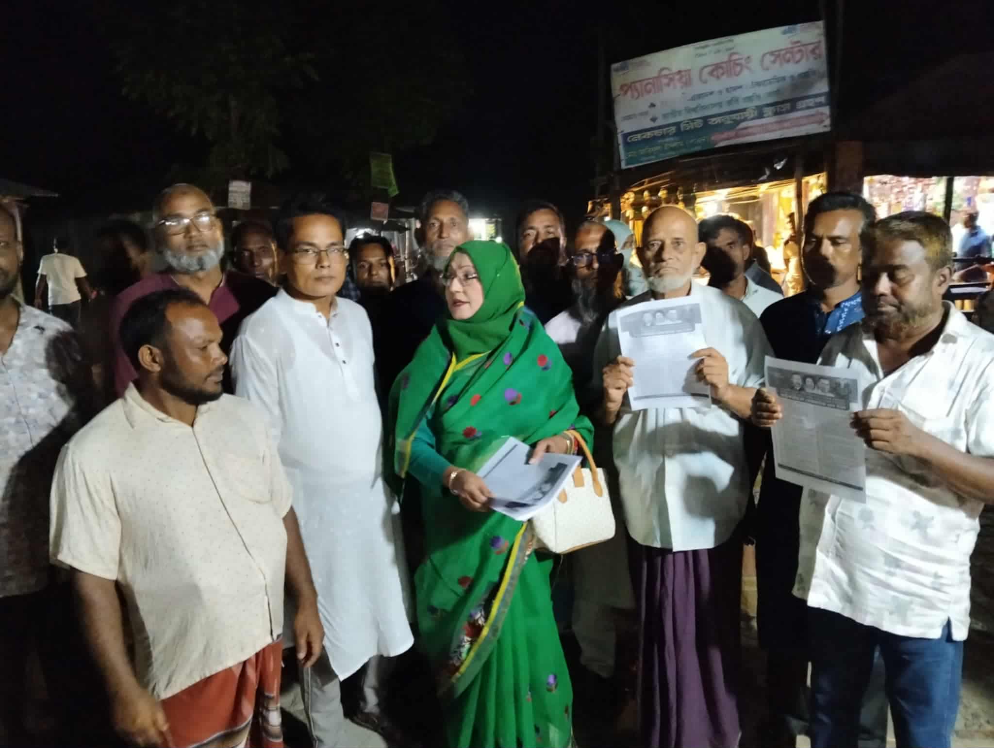বিএনপির ৩১ দফা বাস্তবায়নের লক্ষ্যে কিশোরগঞ্জে লিফলেট বিতরণ