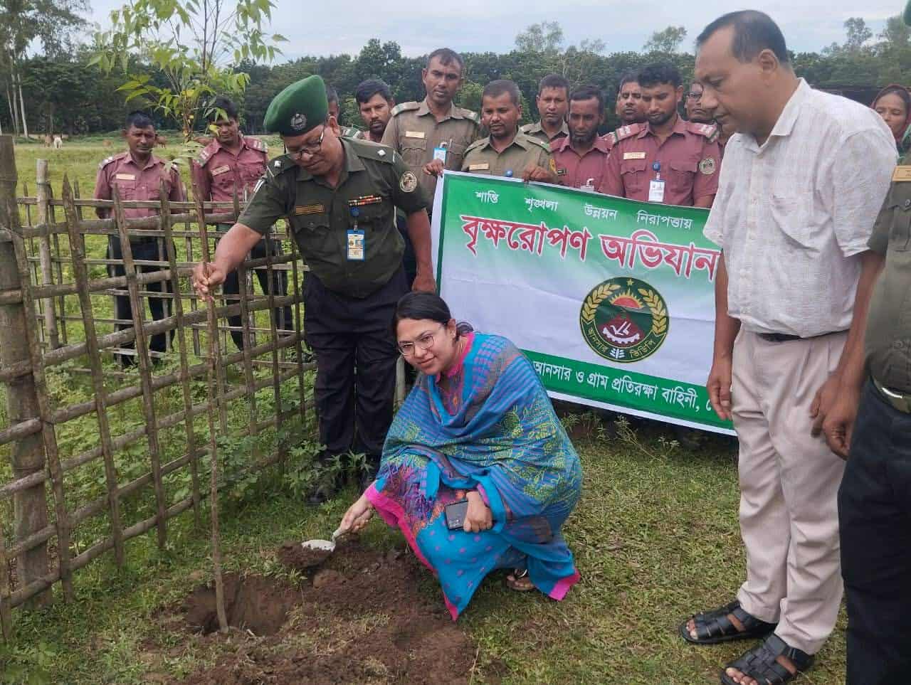 ডোমারে আনসার ভিডিপির বৃক্ষরোপণ কর্মসূচি অনুষ্ঠিত- ২০২৫