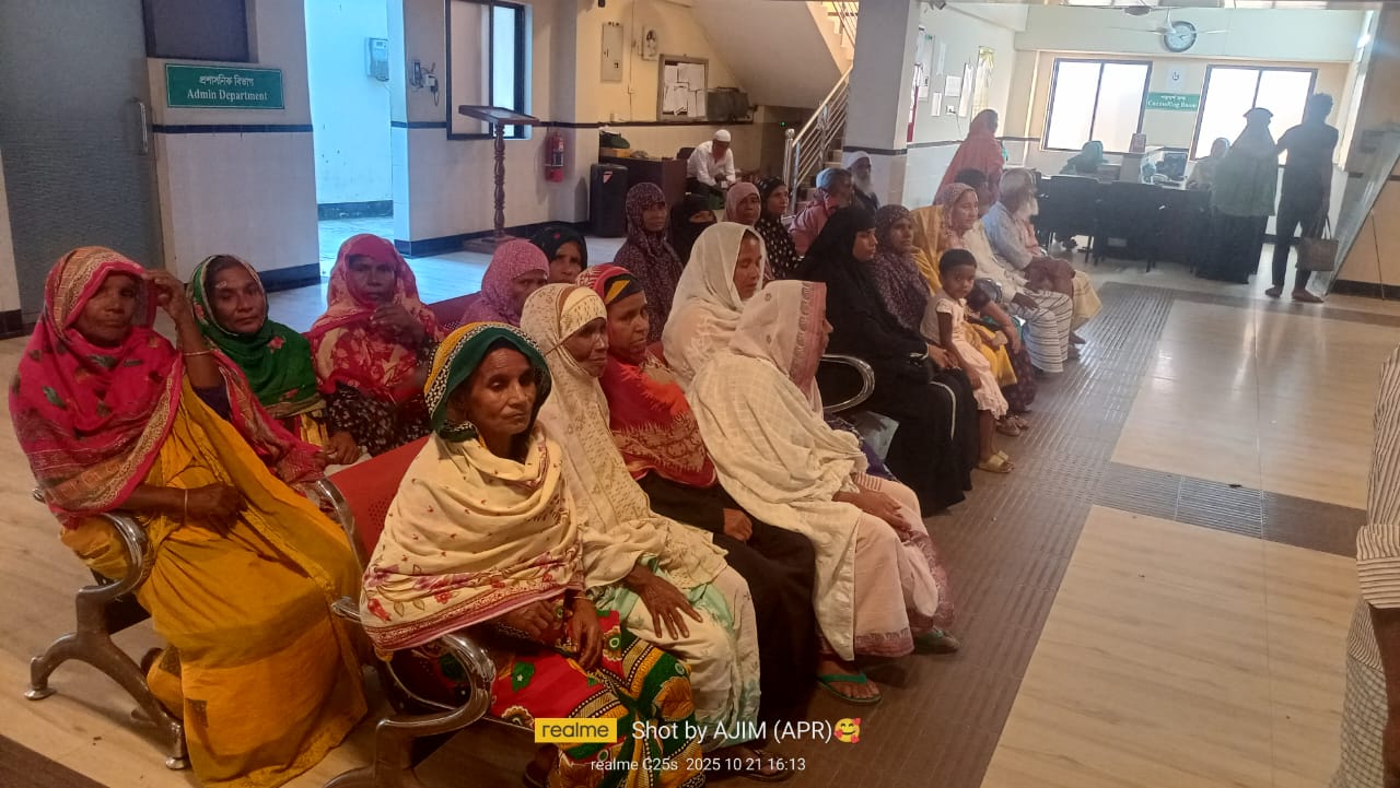 সৈয়দপুরে সেতুবন্ধন পাঠাগার আয়োজনে বিনামূল্যে চক্ষু চিকিৎসা পেলেন ৩০০ মানুষ