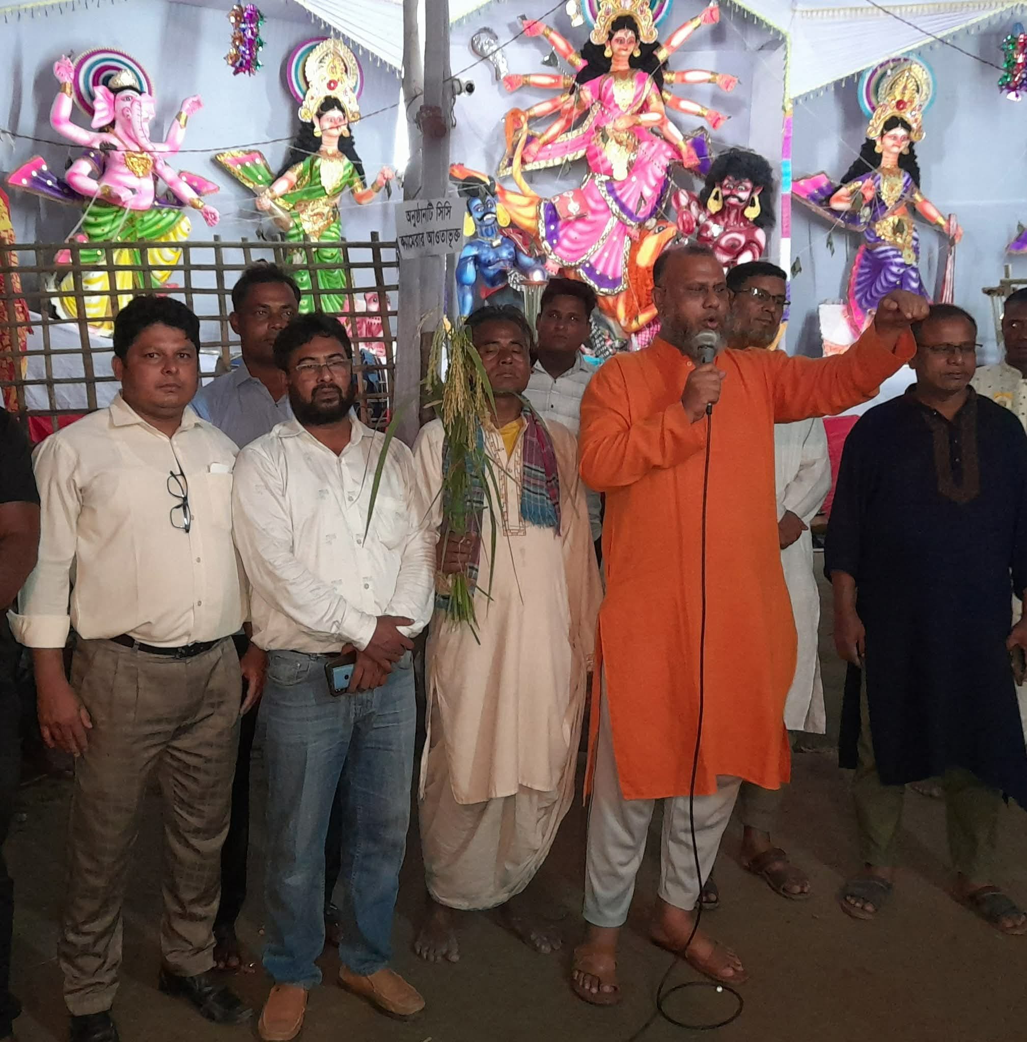 দূর্গামন্ডপ পরিদর্শন করলেন কিশোরগঞ্জ উপজেলা বিএনপির নেতৃবৃন্দ