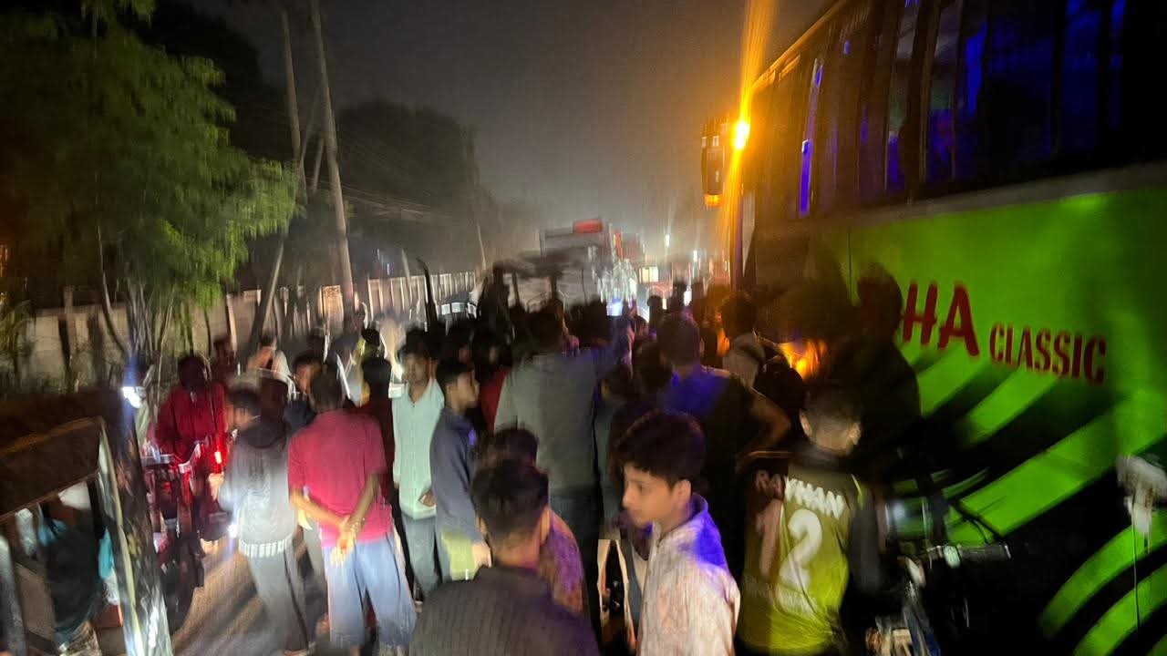 সৈয়দপুরে বাস চাপায় ভ্যানচালক নিহত