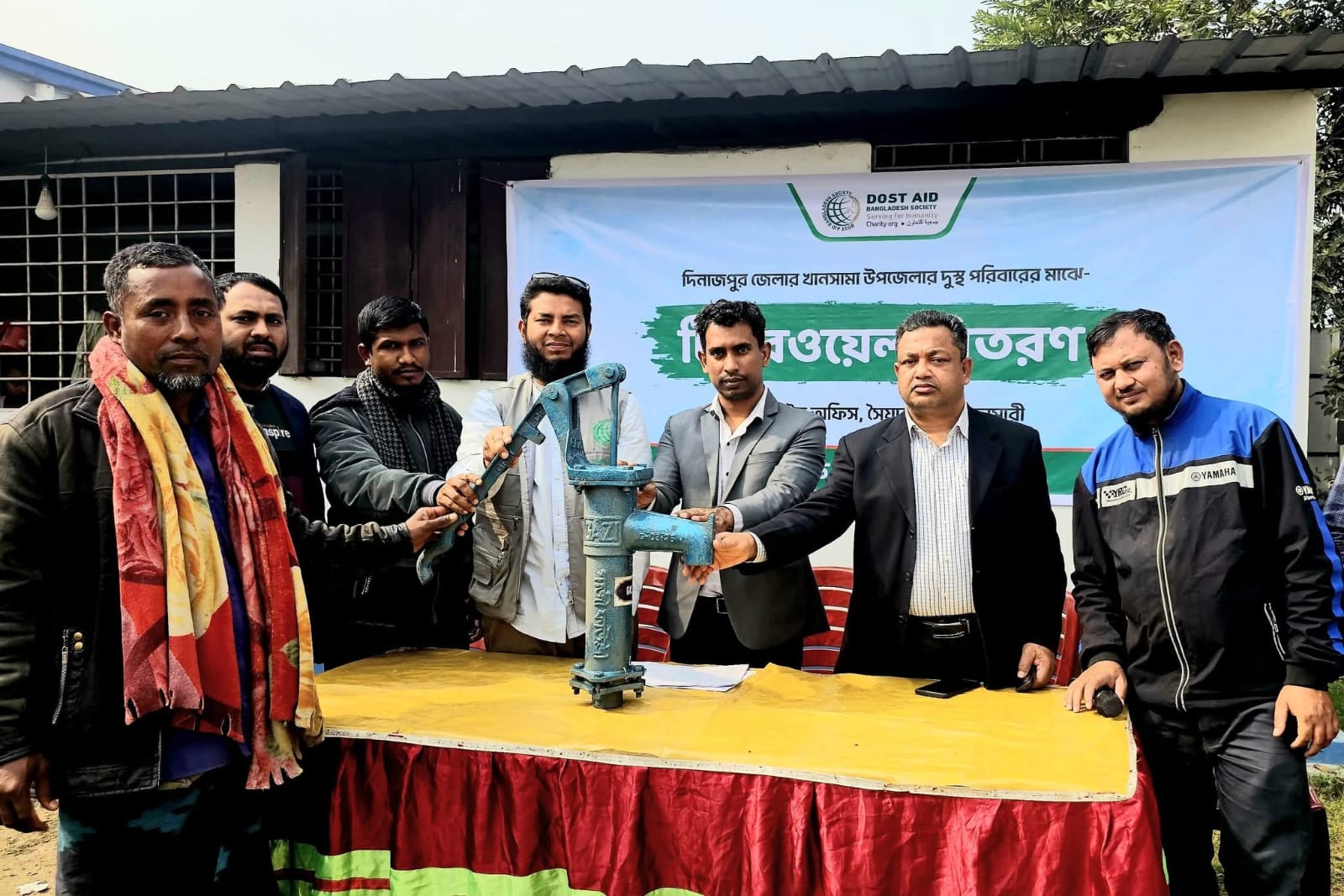 সৈয়দপুরে দুস্থ পরিবারের মাঝে টিউবওয়েল বিতরণ