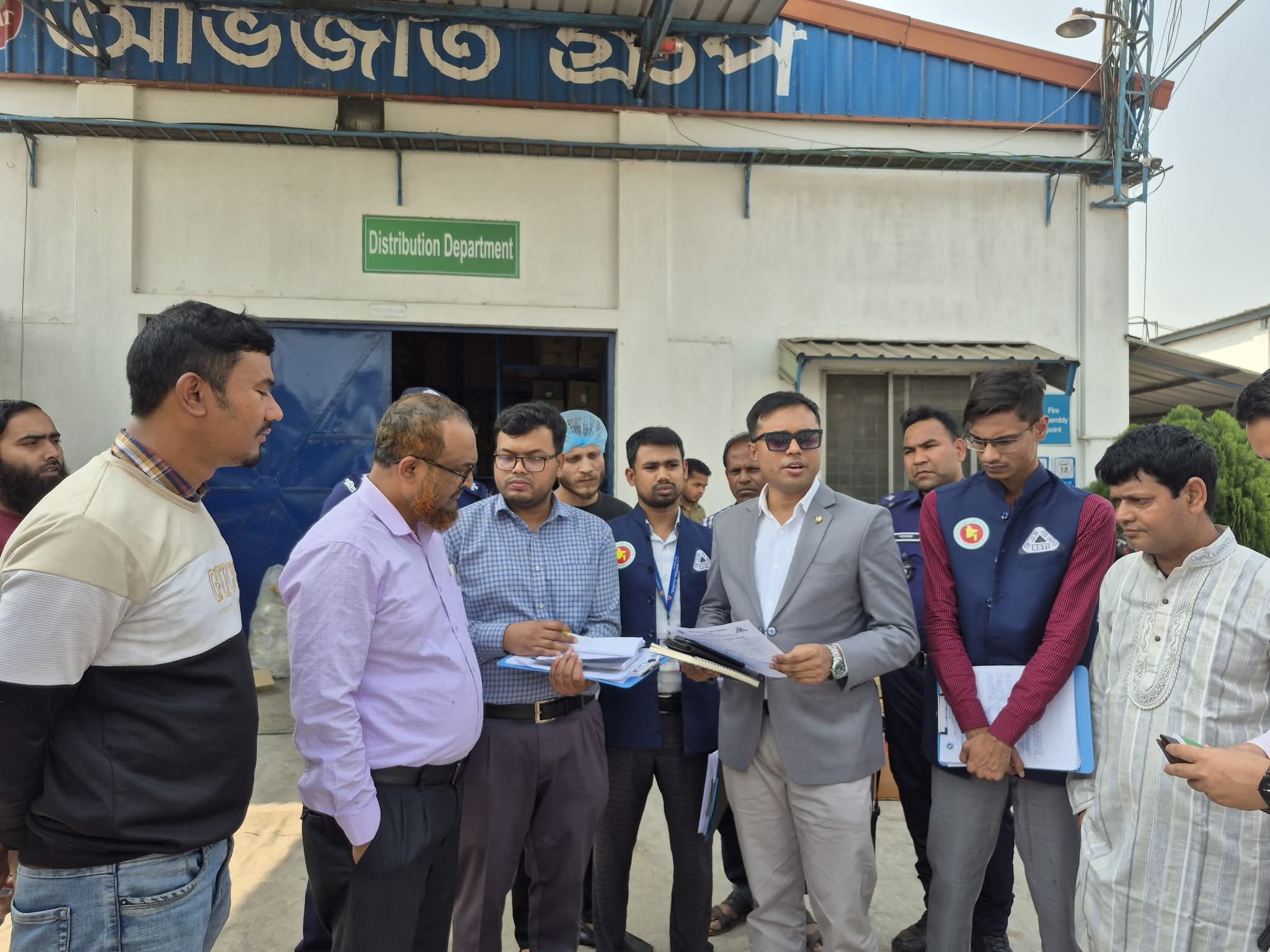 নীলফামারীতে পৃথক অভিযানে তিন প্রতিষ্ঠানে ১ লাখ ৭০ হাজার টাকা জরিমানা