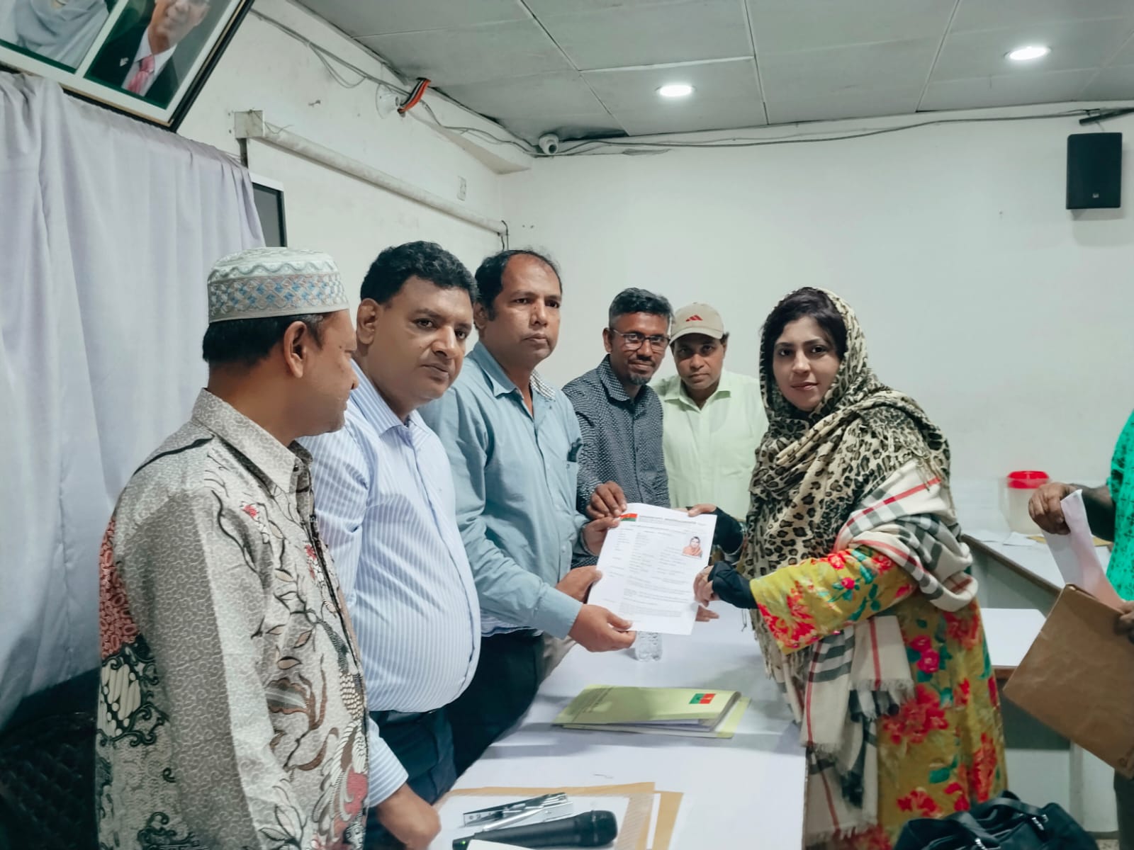 সংরক্ষিত নারী আসনে মনোনয়ন ফরম জমা দিলেন রুপা হোসেন